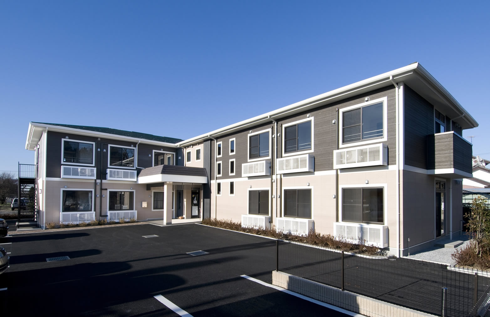 【介護職員／下都賀郡野木町】 あずみ苑ラ・テラス野木　（株式会社　レオパレス２１）　(パート)の画像1